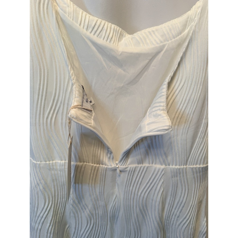 NEW RIHOAS Size Medium Water Ripple Textured White Backless Midi Dress Stretch - Picture 6 of 11